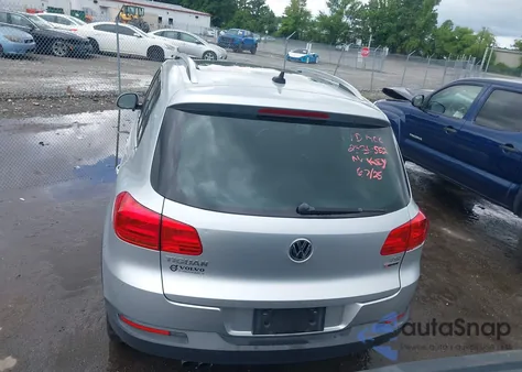 2017 Volkswagen Tiguan 2.0T Wolfsburg Edition z USA, uszkodzony, nr VIN WVGSV7AX4HK011237